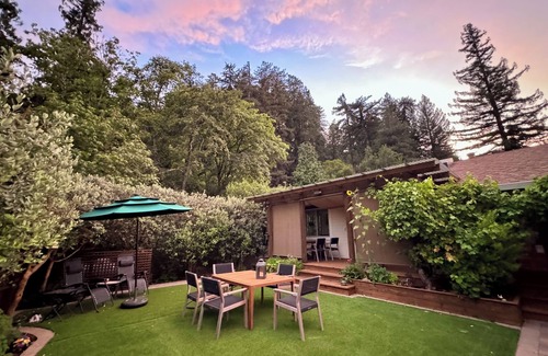 Woodacre Casa | One of a kind, modern, nature lovers dream home on a creek in redwoods