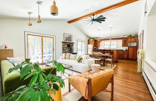 Morrisville Casa | One-of-a-kind, modern retreat w/ indoor sports court, hot tub, and spa