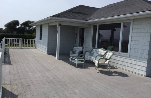 Montauk Casa | One of a Kind Oceanview Cottage