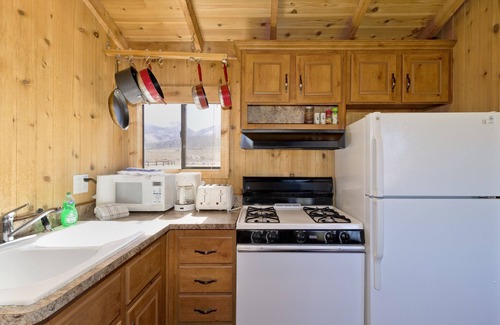Mammoth Lakes Cabina | ¡Único en su clase! Situado en un rancho de 17 acres en Mammoth Lakes