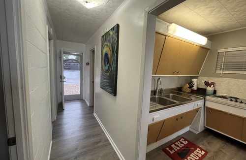 New Braunfels Cabina | One of a Kind Vintage Lakefront Getaway on Lake Dunlap--W/D, fire pit, 4 tvs