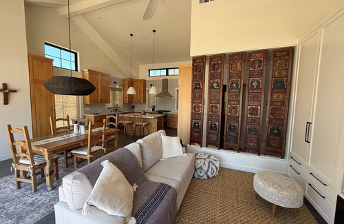 Concord Cabaña | One-of-a kind wine country style in law unit, bright open sanctuary getaway