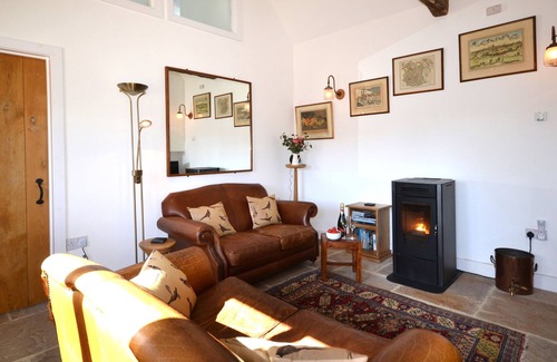 Chillenden Cabaña | One of a pair of tastefully converted stables sleeping 4, is set over 2 floors with a wealth of beam