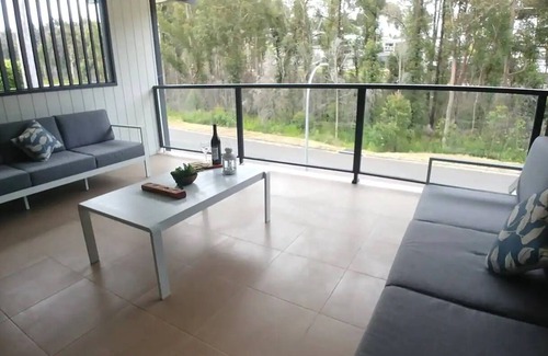 Malua Bay Casa | One of Malua Bay's BEST: Large modern home