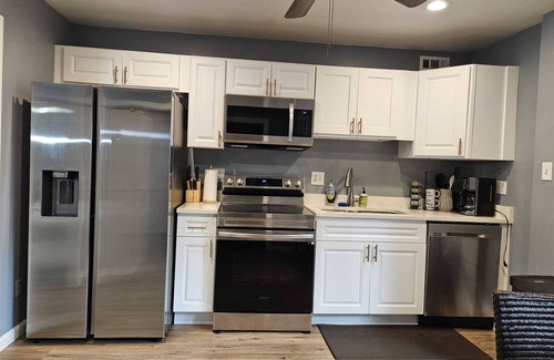 Memphis Casa | One of the Kind 10 BR, Estate Near Elvis Presley's Graceland, Sleeps Many.
