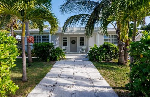 Governor's Harbour Casa | One Palm Hill villa
