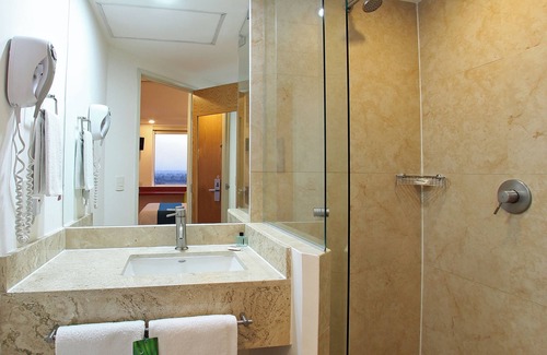 Querétaro Hotel | One Querétaro Aeropuerto Hotel