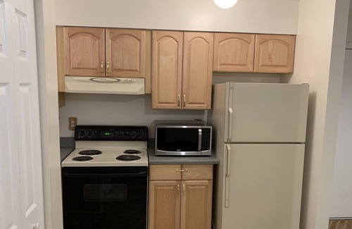 Jonesboro Casa | One room in a 3bedroom townhouse with a share bathroom.