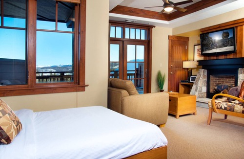 Peak 8 Complejo | One Ski Hill Place, A RockResort