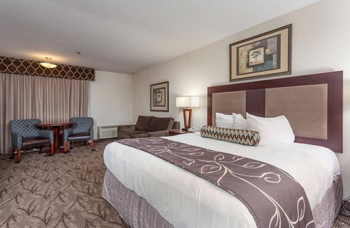 Idaho Falls Hotel | ONE SPACIOUS KING UNIT! POOL, HOT-TUB, SPA, PARKING!