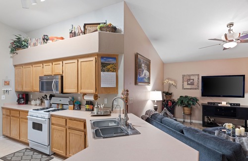 Las Vegas Casa | Acogedor refugio en el desierto de Las Vegas - TV de alta definición - $ 155 / nt - Jaccuzzi / Spa - Mascota OK