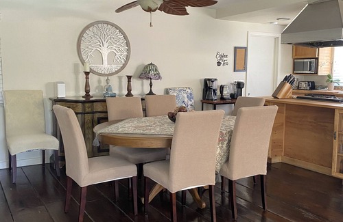 Chula Vista Casa | One story home w/ large yard and everything you need in a home away from home.