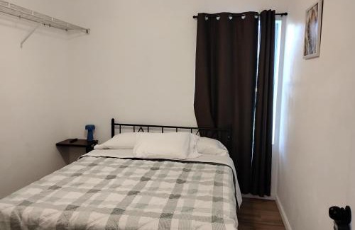 Tallahassee Apartamento | One unit of a fully renovated duplex near FSU