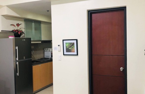 Guadalupe Nuevo Apartamento | One Uptown Residence BGC 1BR, Netflix, w/pool use, fast WiFi
