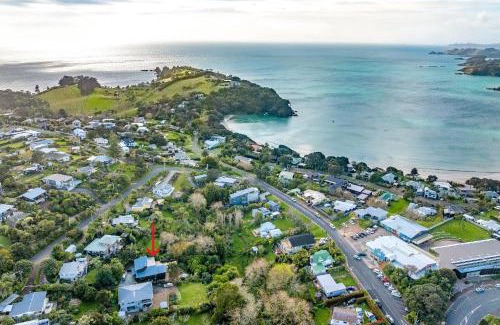 Oneroa Casa | Oneroa Sanctuary - Be My Guest Waiheke