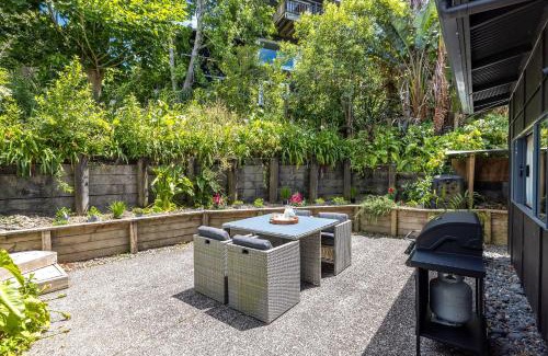 Oneroa Casa | Oneroa Sanctuary - Be My Guest Waiheke