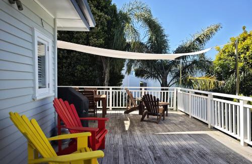 Oneroa Casa | Oneroa Village, in Waiheke Centre - Be My Guest