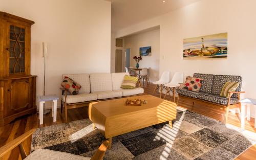 Oneroa Casa | Oneroa Village, in Waiheke Centre - Be My Guest