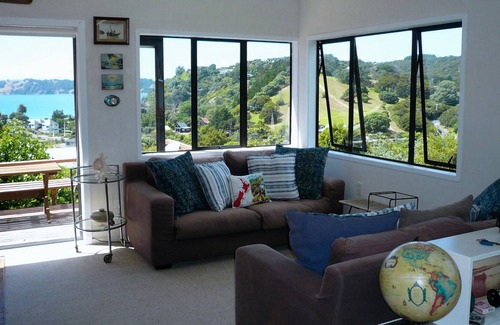 Onetangi Cabaña | Vistas de la bahía de Onetangi - Onetangi Holiday Home