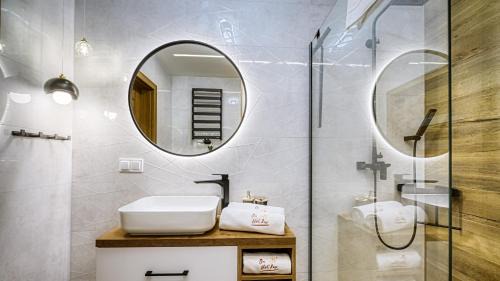 Swieradow-Zdroj Apartamento | OnHoliday Apartamenty Premium przy Gondoli ze strefą Wellness & Family, ul Strumykowa 7