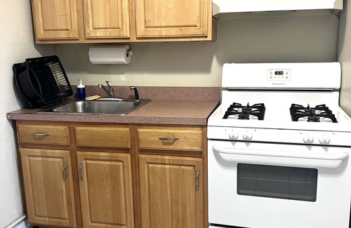 The Heights Apartamento | Only 2.3 Miles to NYC Entire Apt Clean & Cozy “At JC Heights”