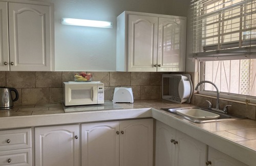 Halcyon Heights Apartamento | Only 3 Mins To Beach And Beach Club apt 1.