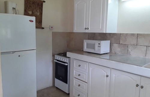 Halcyon Heights Apartamento | Only 3 Mins To Beach And Beach Club apt 1.