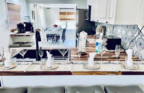 Dunedin Casa | Only 4 bedroom with a view of Main Street located in the Downtown Core District