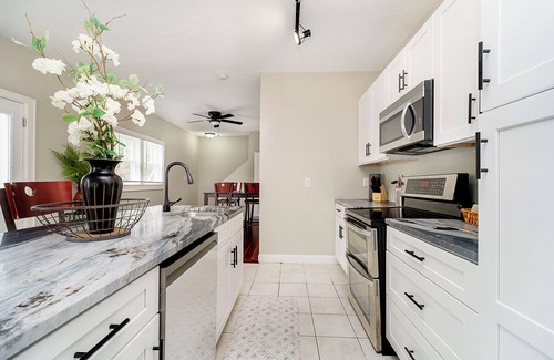 Chatham-Arch Casa | Only 5 minutes to Downtown!