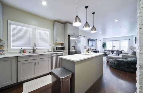 Northeast South Bend Casa | Only a half mile to Notre Dame and Eddy street Just Remodeled