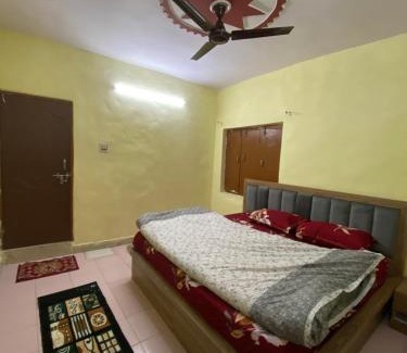 Ukhimath Hotel | Only Cafe