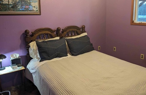 Nordland Cabina | Only feet from the bay and private beach, Romantic Room with Queen bed.