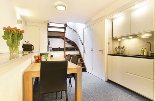 De Weteringschans Condominio | Only Friends B&B City Centre Apt| Modernised| Family Friendly!