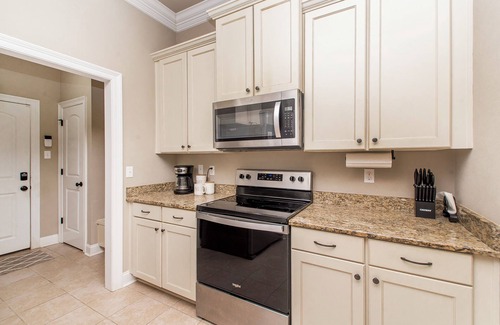 Hammond Casa | Only minutes from Chappapeela Sports Park and the Hammond Regional Airport.