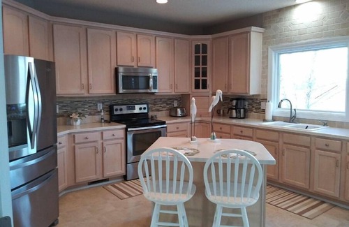 Columbia Casa | Only minutes from the beach! Why pay the high prices?