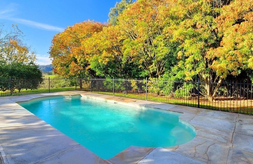 Kangaroo Valley Casa | SOLO PROPIEDAD EN EL PUEBLO CON PISCINA Y FRONTAJE RÍO PRIVADO