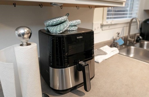 Memphis Casa | Only rental home with standby generator!Immaculate home quick drive to Downtown.