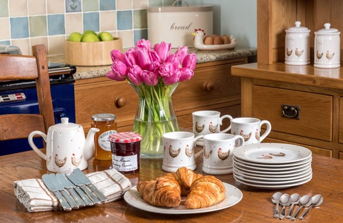 Trecastle Casa | Onnen Fawr Farmhouse