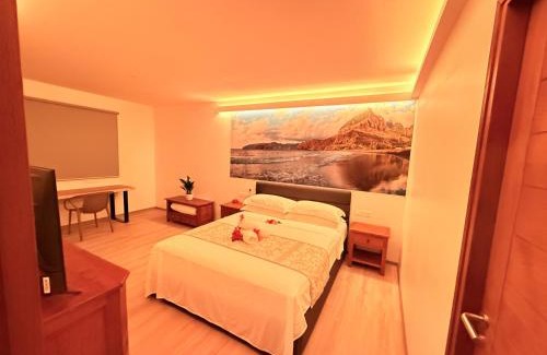 Faaa Casa | Ononui Lodge Airport, Ocean-View, Private Bathroom and Balcony, Free WiFi and Parking, On-Site Car Rental