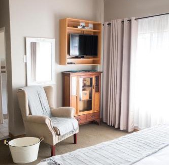 Rustenburg Casa | Ons Dorpshuis Guesthouse