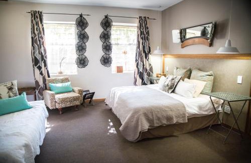 Rustenburg Casa | Ons Dorpshuis Guesthouse