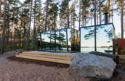 Pyhtaa Apartamento | ÖÖD Mirror Houses at Versso
