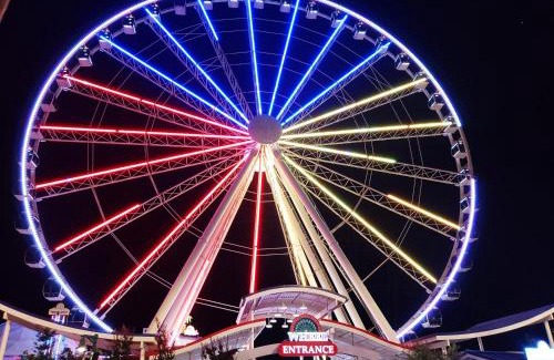 Sevierville Casa | Ooh LA LA, Private Indoor Pool, WIFI, Arcade Game, Foosball, Free Attraction Tickets!