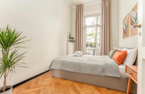 Srodmiescie Południowe Apartamento | oompH Warsaw Central 3BR & 2BATHS Grand Residence