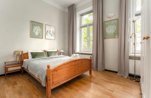 Srodmiescie Południowe Apartamento | oompH Warsaw Central 3BR & 2BATHS Grand Residence