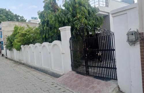 Mathura Casa | OP krishna homestay