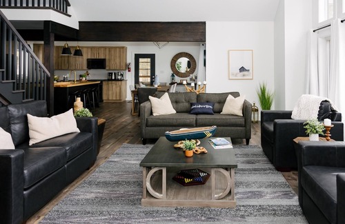 Minden Cabaña | Open and airy space overlooking Horseshoe Lake