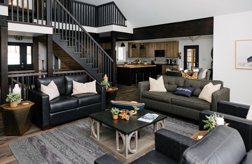 Minden Cabaña | Open and airy space overlooking Horseshoe Lake
