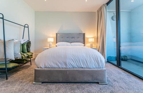The Docks Apartamento | OPEN BALCONY RIVER VIEW! WoW