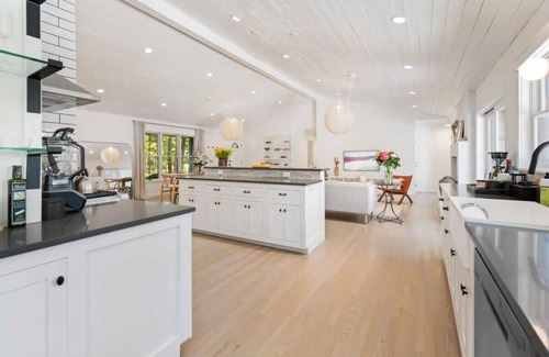 Clearwater Beach Casa | Open Breezy Bungalow with Beach Access By Summer